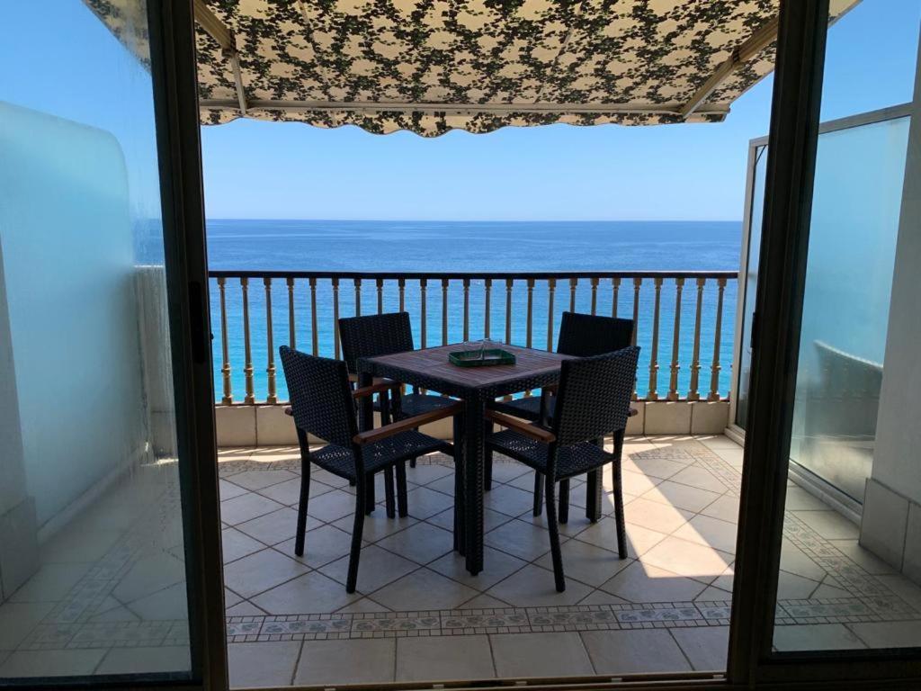 Appartement Front De Mer - Promenade Des Anglais Nice Dış mekan fotoğraf